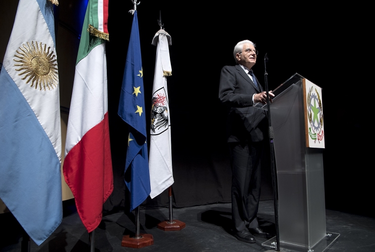 Il Presidente della Repubblica Sergio Mattarella durante il suo saluto alla Collettività italiana presso il Teatro Coliseo