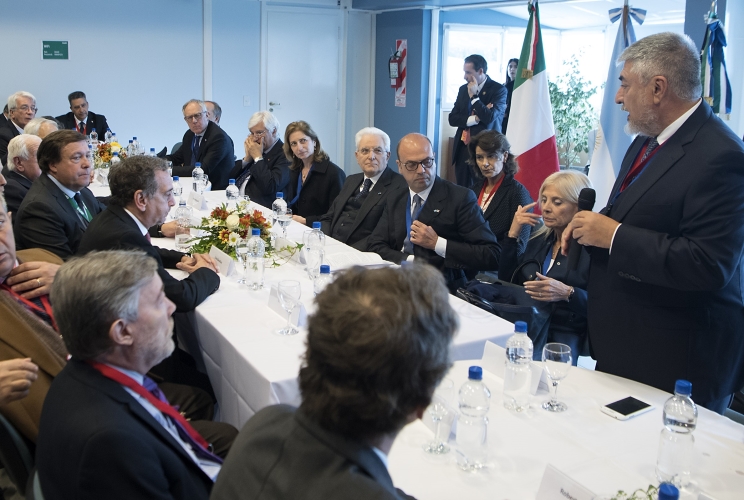 Il Presidente Sergio Mattarella in occasione della visita alla sede dell'Invap