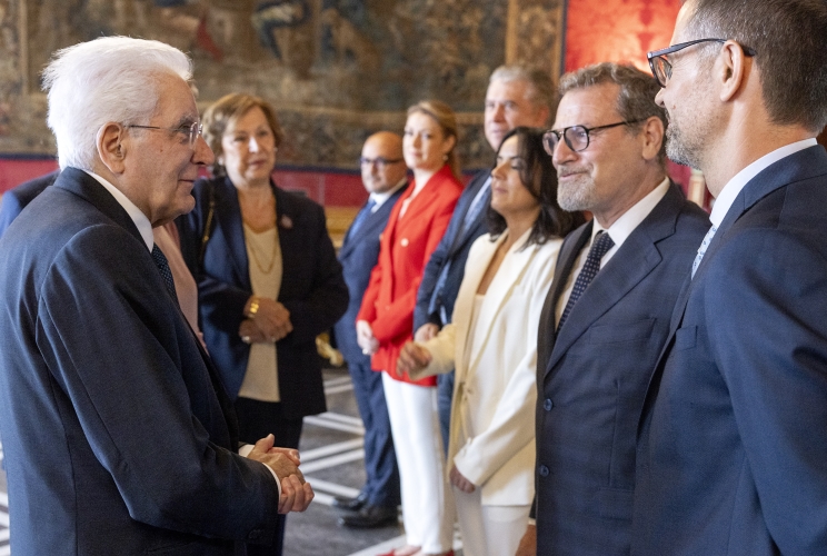 Il Presidente Sergio Mattarella con Massimo Osanna, Direttore generale dei Musei e Jacopo Tabolli, Direttore del Progetto scientifico San Casciano, in occasione dell'Inaugurazione della mostra “Gli Dei ritornano - I bronzi di San Casciano”, allestita al Palazzo del Quirinale