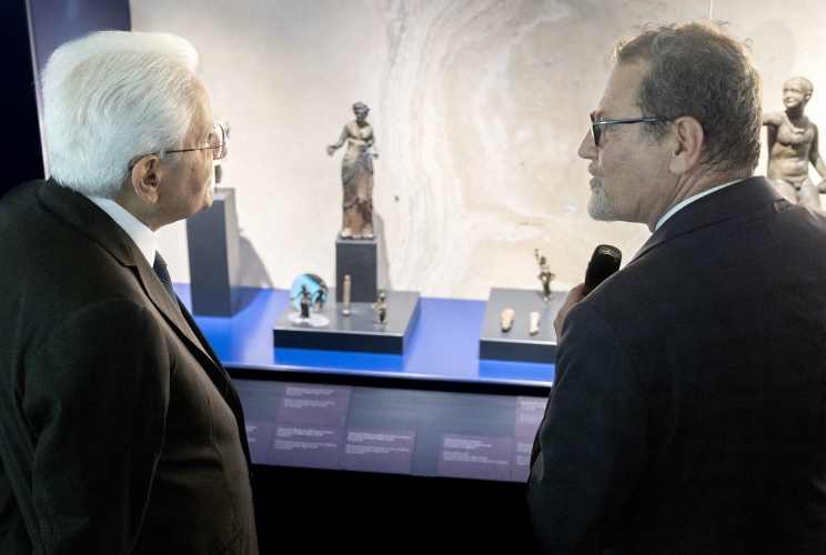 Il Presidente Sergio Mattarella visita la mostra “Gli Dei ritornano - I bronzi di San Casciano”, allestita al Palazzo del Quirinale