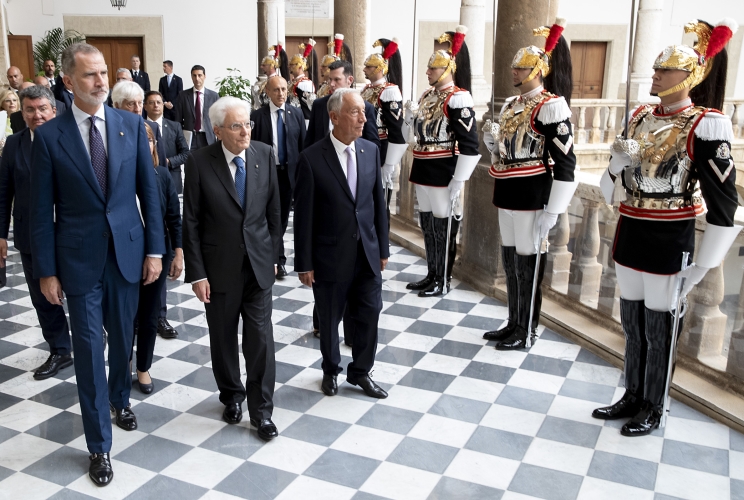 Palermo - Il Presidente della Repubblica Sergio Mattarella con S.M. Felipe VI, Re di Spagna, S.E.e il Signor Marcelo Rebelo De Sousa, Presidente della Repubblica Portoghese al loro arrivo al Palazzo dei Normanni, oggi 27 giugno 2023.
