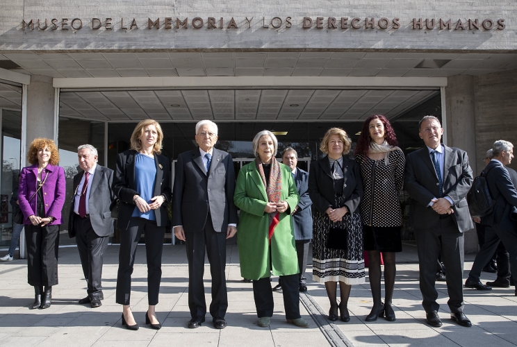 Santiago - Il Presidente della Repubblica Sergio Mattarella al termine della visita al Museo della Memoria e dei Diritti Umani
