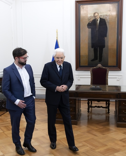 Santiago - Il Presidente della Repubblica Sergio Mattarella nello studio dell'ex Presidente Salvador Allende  accompagnato dal Presidente della Repubblica del Cile Gabriel Boric