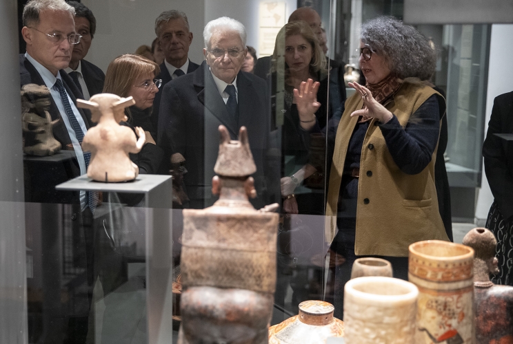 Santiago - Il Presidente della Repubblica Sergio Mattarella visita il museo precolombino