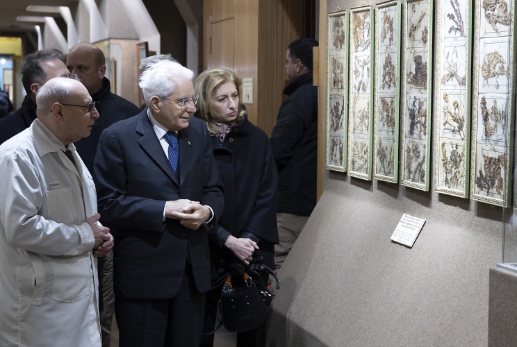 Punta Arenas - Il Presidente della Repubblica Sergio Mattarella nel corso della visita al Museo Salesiano Maggiorino Borgatello
