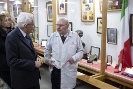 Punta Arenas - Il Presidente della Repubblica Sergio Mattarella nel corso della visita al Museo Salesiano Maggiorino Borgatello