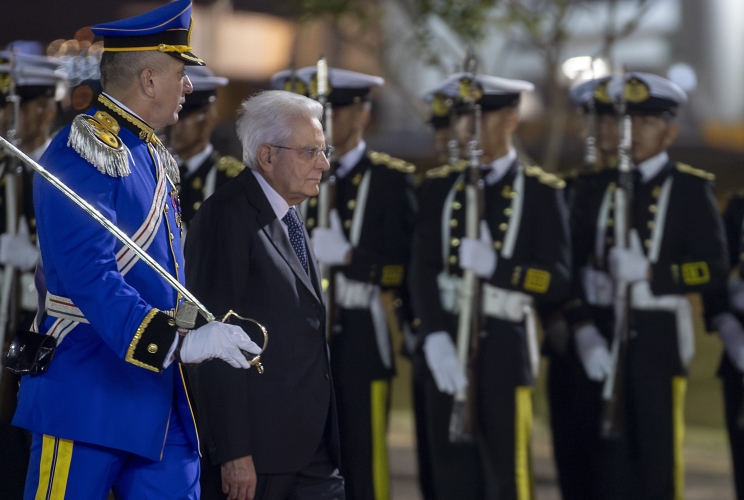  Il Presidente della Repubblica Sergio Mattarella al suo arrivo all'aeroporto di Asuncion