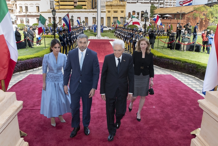  Asuncion - Il Presidente della Repubblica Sergio Mattarella al Palazzo Presidenziale con il  Presidente della Repubblica del Paraguay Mario Abdo Benitez