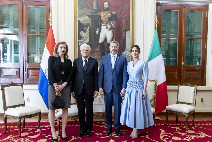 Asuncion - Il Presidente della Repubblica Sergio Mattarella e la Signora Laura al Palazzo Presidenziale con il  Presidente della Repubblica del Paraguay Mario Abdo Benitez e consorte
