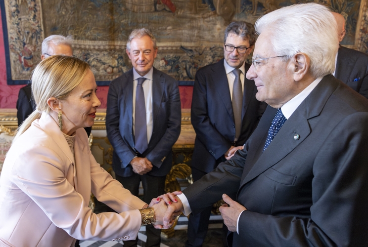 Il Presidente Sergio Mattarella con Giorgia Meloni, Presidente del Consiglio dei Ministri, in occasione della riunione del Consiglio Supremo di Difesa