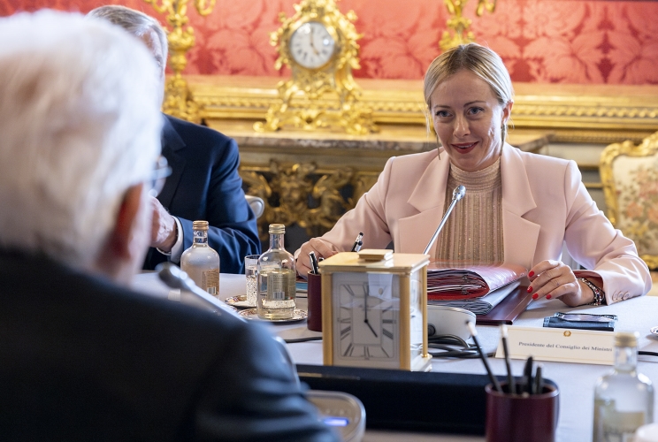 Il Presidente Sergio Mattarella con Giorgia Meloni, Presidente del Consiglio dei Ministri, in occasione della riunione del Consiglio Supremo di Difesa