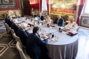 Il Presidente Sergio Mattarella con Giorgia Meloni, Presidente del Consiglio dei Ministri, in occasione della riunione del Consiglio Supremo di Difesa