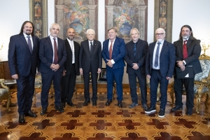 Il Presidente Sergio Mattarella con il Gruppo musicale i Nomadi,in occasione del loro 60°anniversario  

