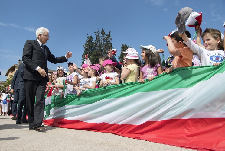 Il Presidente Sergio Mattarella al suo arrivo a Spello 