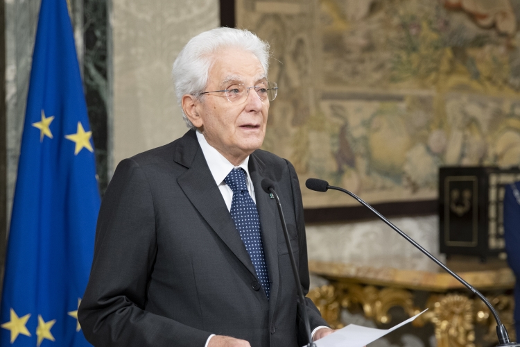 Il Presidente Sergio Mattarella in occasione dell'incontro con  i componenti dell’Associazione Stampa Parlamentare, i Direttori dei quotidiani e delle agenzie giornalistiche e i giornalisti accreditati presso il Quirinale per la consegna del Ventaglio da parte dell’Associazione Stampa Parlamentare
