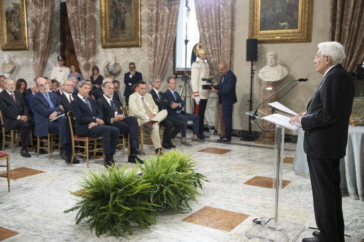 Il Presidente Sergio Mattarella in occasione dell'incontro con  i componenti dell’Associazione Stampa Parlamentare, i Direttori dei quotidiani e delle agenzie giornalistiche e i giornalisti accreditati presso il Quirinale per la consegna del Ventaglio da parte dell’Associazione Stampa Parlamentare
