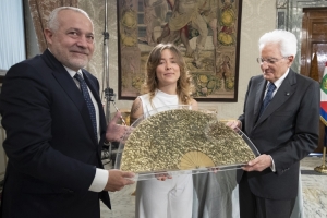 Il Presidente Mattarella incontra i componenti dell’Associazione Stampa Parlamentare per la consegna del Ventaglio