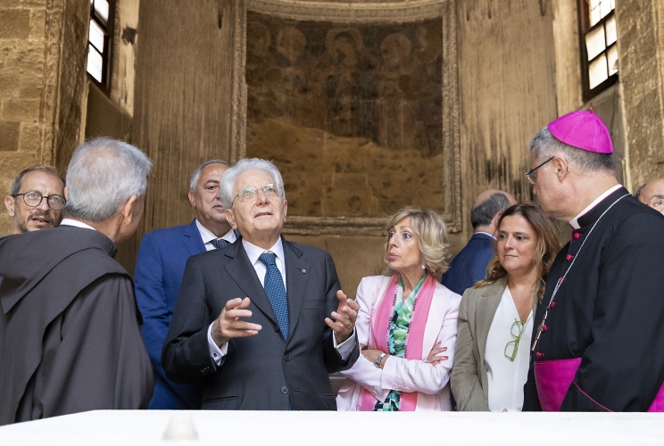 Il Presidente della Repubblica Sergio Mattarella visita la chiesa di Santa Maria del Gesù distrutta dalle fiamme