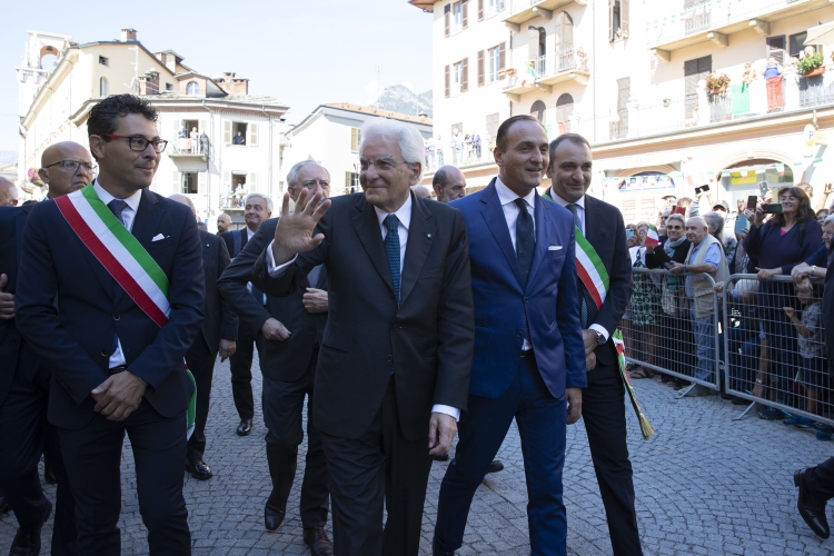 Il Presidente Sergio Mattarella a Torre Pellice, con Alberto Cirio, Presidente della Regione Piemonte, Marco Cogno, Sindaco di Torre Pellice e Stefano Lo Russo, Sindaco della Città metropolitana di Torino,in occasione del convegno dal titolo: “Il sogno europeista è nato qui. Una sfida da completare” e successivo incontro con la Comunità valdese
