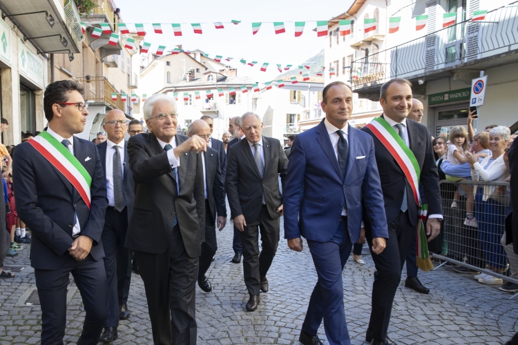 Il Presidente Sergio Mattarella  con Alberto Cirio, Presidente della Regione Piemonte, Marco Cogno, Sindaco di Torre Pellice e Stefano Lo Russo, Sindaco della Città metropolitana di Torino,in occasione del convegno dal titolo: “Il sogno europeista è nato qui. Una sfida da completare” e successivo incontro con la Comunità valdese
