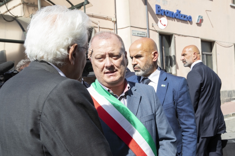 Il Presidente Sergio Mattarella alla stazione di Brandizzo  
