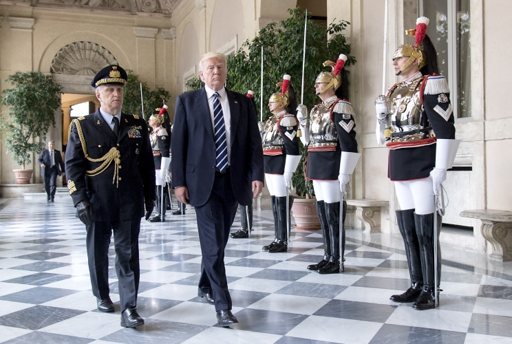  il Presidente degli Stati Uniti d’America, Donald J. Trump 