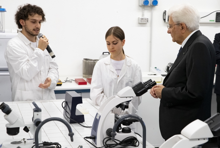 Il Presidente della Repubblica Sergio Mattarella visita i laboratori dell'istituto tecnico "Saffi-Alberti" in occasione della cerimonia di inaugurazione dell'anno accademico 2023/2024