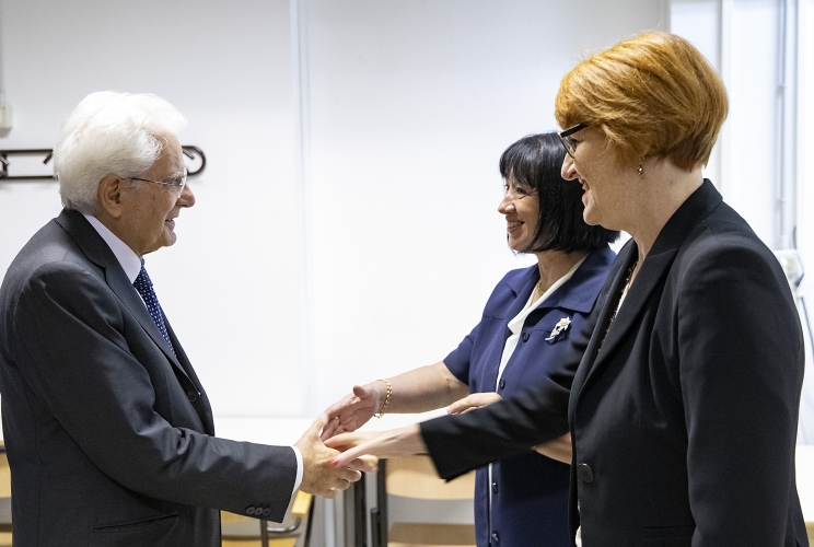  Il Presidente della Repubblica Sergio Mattarella con le rappresentanti dell'associazione vittime del fango