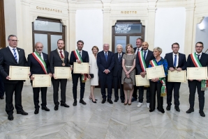 Siracusa - Il Presidente della Repubblica Sergio Mattarella con il Presidente della Repubblica Federale di Germania Frank-Walter Steinmeier con i vincitori del "Premio dei Presidenti"