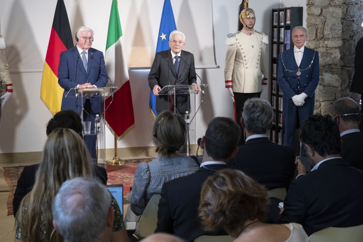 Il Presidente della Repubblica Sergio Mattarella con Frank-Walter Steinmeier, Presidente della Repubblica Federale di Germania, durante l’incontro con la stampa
