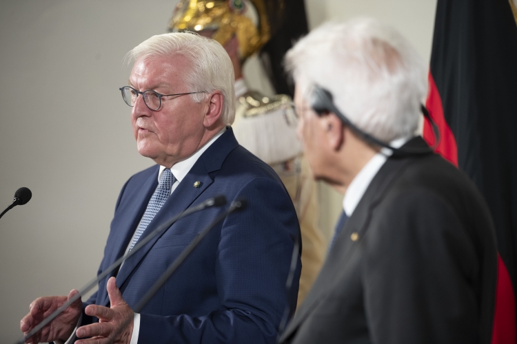 Il Presidente della Repubblica Sergio Mattarella con Frank-Walter Steinmeier, Presidente della Repubblica Federale di Germania, durante l’incontro con la stampa
(foto di Francesco Ammendola - Ufficio per la Stampa e la Comunicazione della Presidenza della Repubblica)