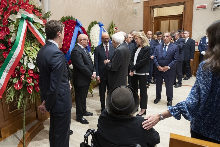 Il Presidente della Repubblica Sergio Mattarella e la Sig.ra Laura alla camera ardente del Presidente Emerito Giorgio Napolitano

