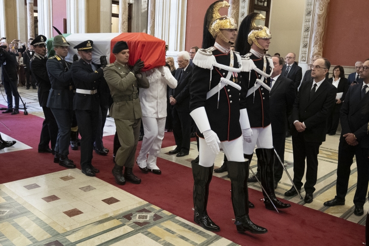 Il Presidente della Repubblica Sergio Mattarella alle Esequie di Stato con commemorazione del Presidente Emerito della Repubblica Giorgio Napolitano   
