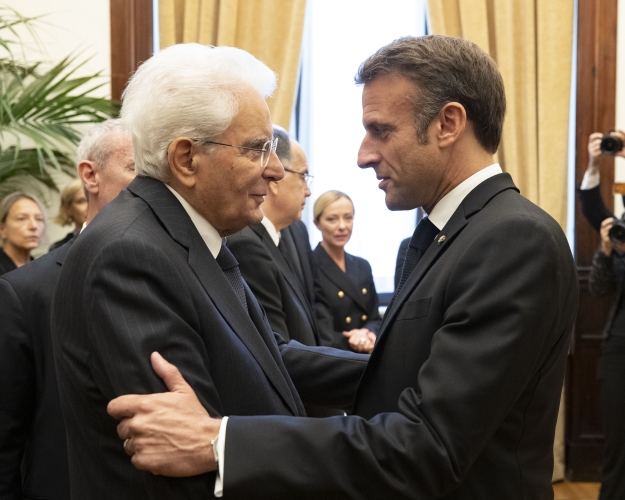 Il Presidente della Repubblica Sergio Mattarella con il Presidente della Repubblica francese Macron alle Esequie di Stato con commemorazione del Presidente Emerito della Repubblica Giorgio Napolitano   
