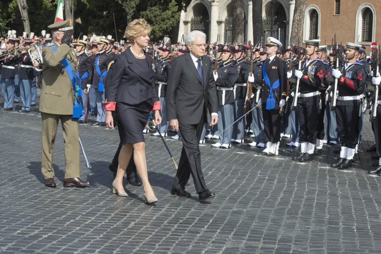 Il Presidente Sergio Mattarella con la Ministra della Difesa Roberta Pinotti e il capo di Stato Maggiore della Difesa,