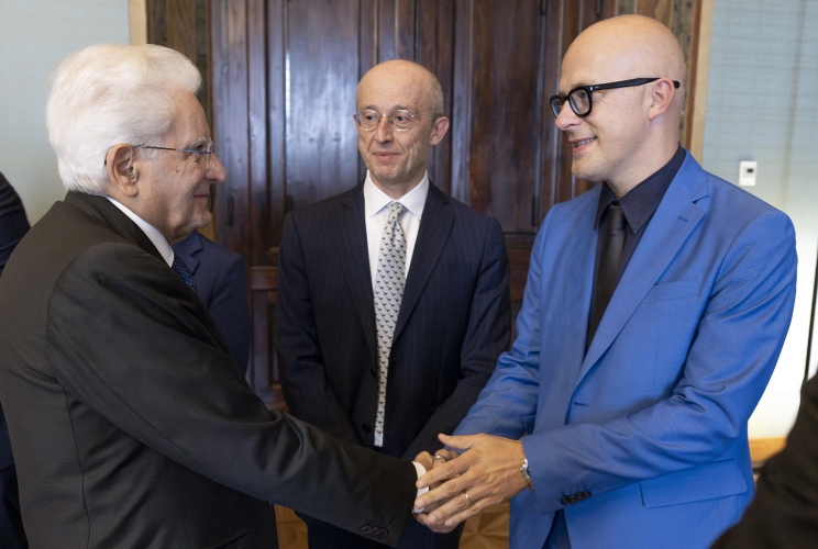 Il Presidente Sergio Mattarella con Massimo Ferrari regista del docufilm “Quattro giorni per la libertà: Napoli 1943”