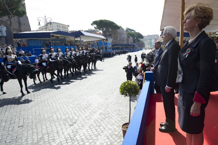 Il Presidente Sergio Mattarella alla Rivista Militare per il 71° anniversario della Repubblica Italiana