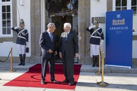 Il Presidente della Repubblica Sergio Mattarella accolto dal Presidente della Repubblica Portoghese, Marcelo Rebelo de Sousa,in occasione della XVIII riunione dei Capi di Stato del gruppo Arraiolos 
