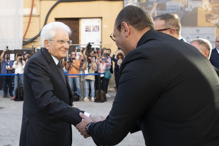 Il Presidente della Repubblica Sergio Mattarella a L'Aquila accolto da Emanuele Imprudente, Vice Presidente della Regione Abruzzo
