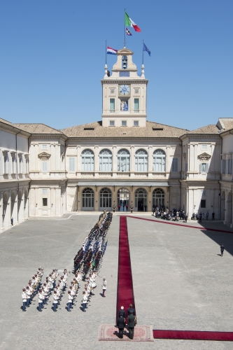 Il Presidente della Repubblica Sergio Mattarella accoglie al Quirinale 