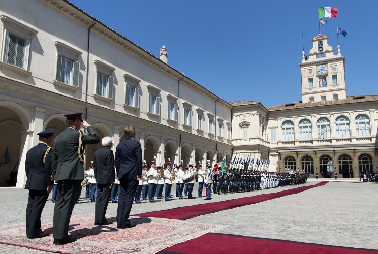 Il Presidente della Repubblica Sergio Mattarella accoglie al Quirinale le Loro Maestà 