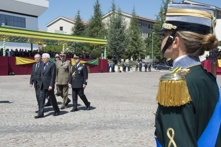 Mattarella alla cerimonia del 243° anniversario di fondazione della Guardia di Finanza