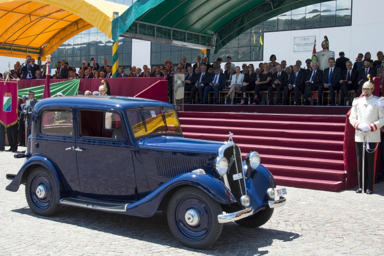Mattarella alla cerimonia del 243° anniversario di fondazione della Guardia di Finanza
