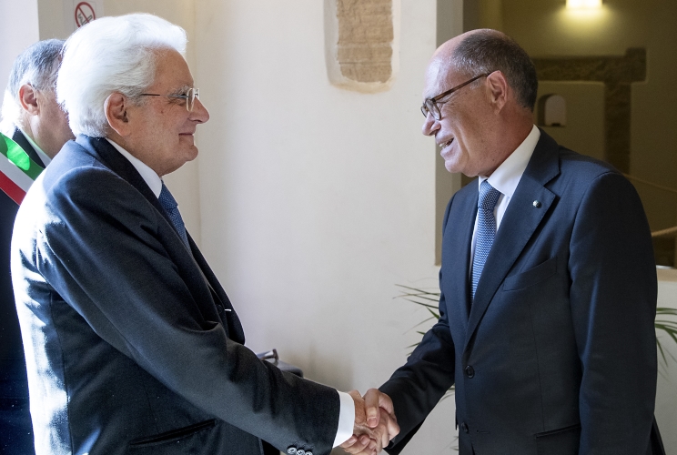 Palermo - Il Presidente della Repubblica Sergio Mattarella accolto da Guido Carlino, Presidente della Corte dei Conti, in occasione della sessione conclusiva del convegno di studi “La Giustizia al servizio del Paese”