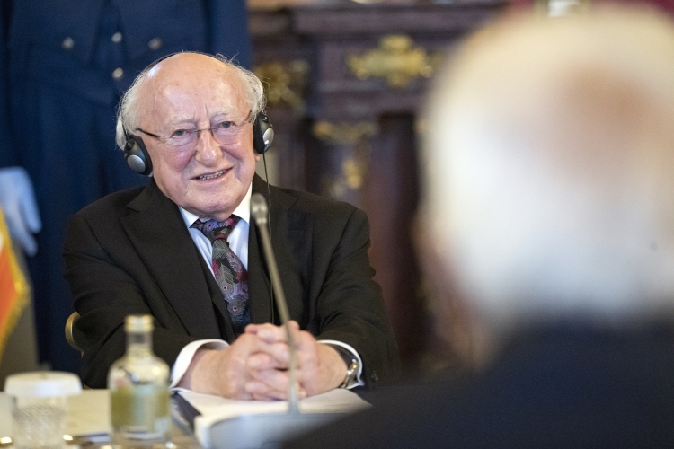 Il Presidente della Repubblica Sergio Mattarella con Michael D. Higgins Presidente d’Irlanda durante i colloqui con le rispettive delegazioni

