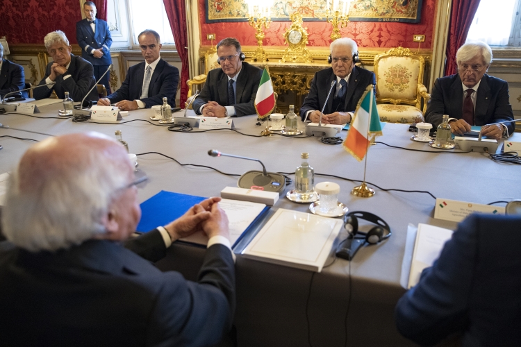 Il Presidente della Repubblica Sergio Mattarella con Michael D. Higgins Presidente d’Irlanda durante i colloqui con le rispettive delegazioni
