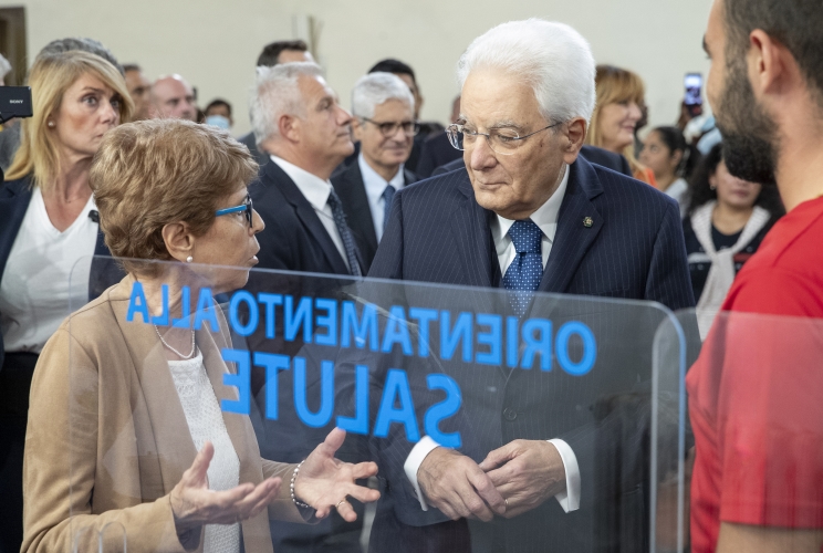 Il Presidente Sergio Mattarella visita la “Casa dell’Amicizia” della comunità di Sant’Egidio, accompagnato dalla Direttrice Francesca Zuccari