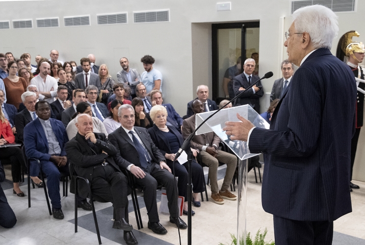 Il Presidente Sergio Mattarella in occasione della visita alla “Casa dell’Amicizia” della comunità di Sant’Egidio