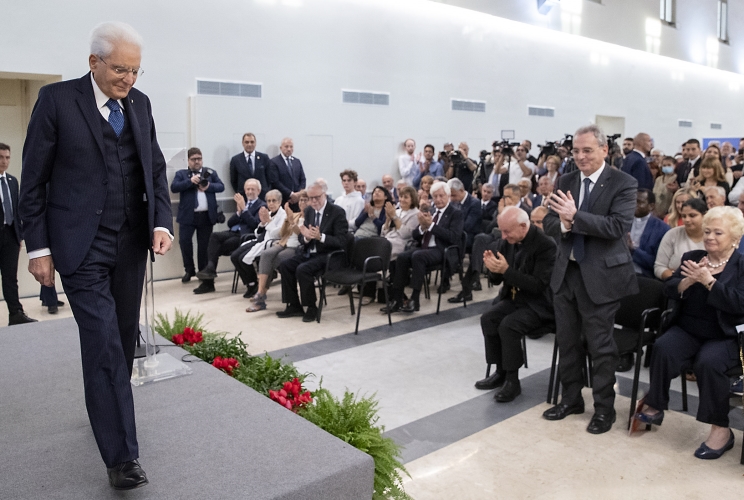Il Presidente Sergio Mattarella in occasione della visita alla “Casa dell’Amicizia” della comunità di Sant’Egidio