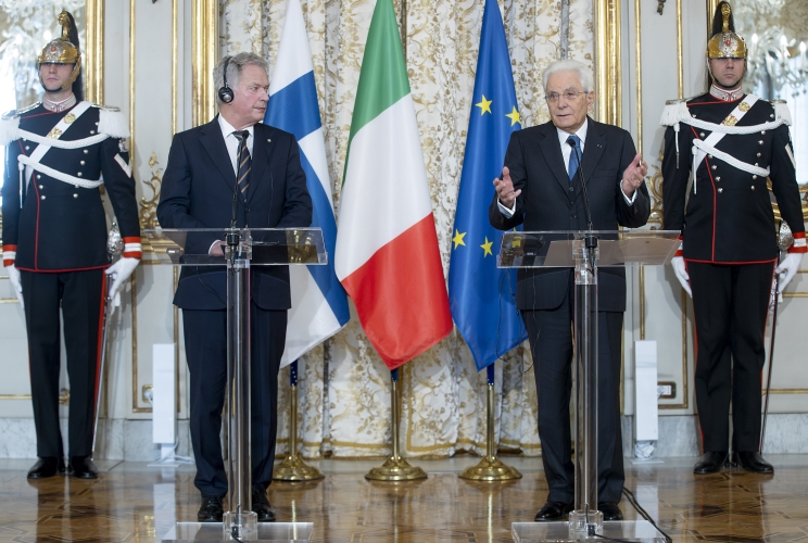 Il Presidente della Repubblica Sergio Mattarella con Sauli Niinistö, Presidente della Repubblica di Finlandia, nel corso delle dichiarazioni alla stampa